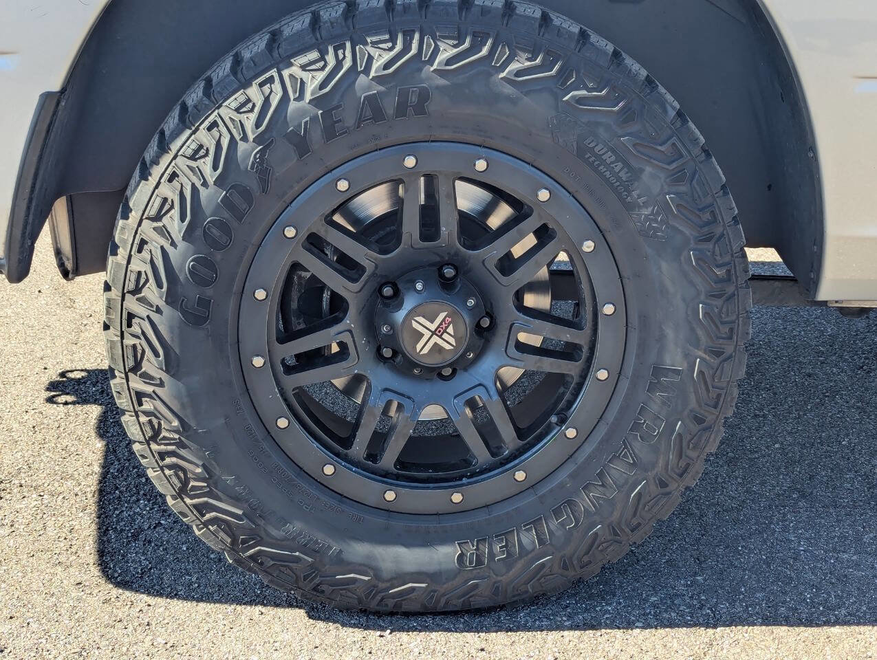 Used 2015 RAM 1500 Express image 9