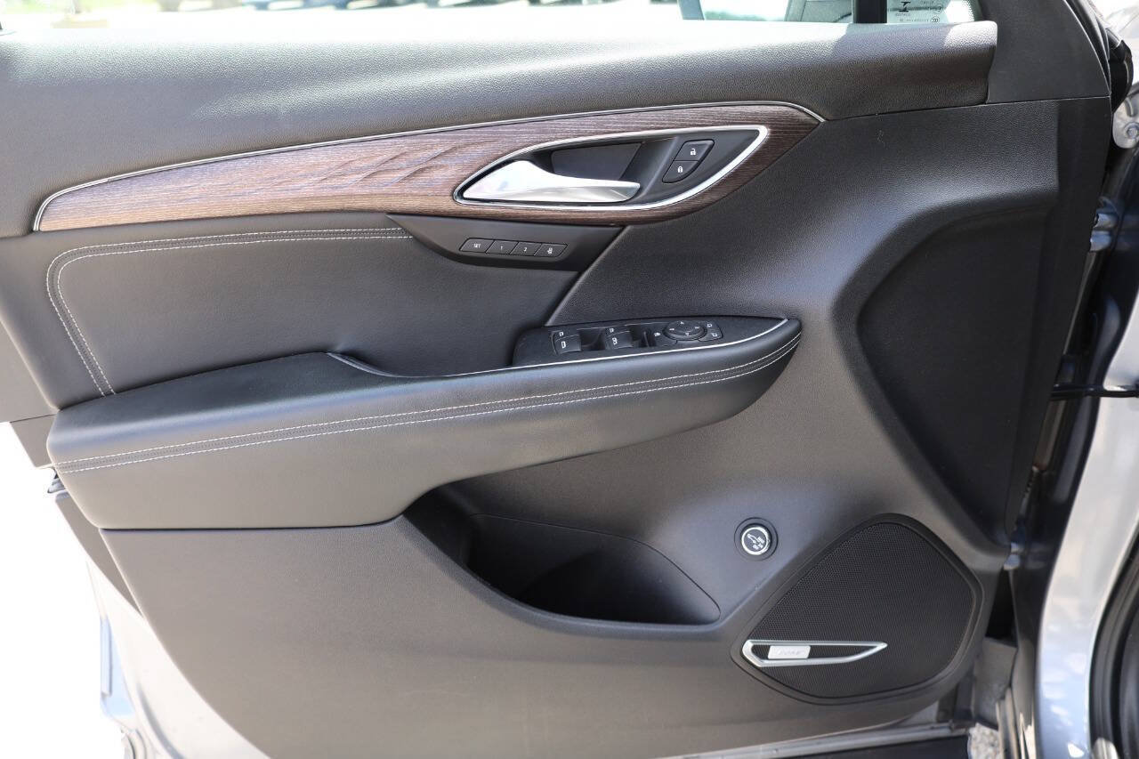 Used 2022 Buick Envision Avenir w/ Technology Package II AWD/4WD image 12