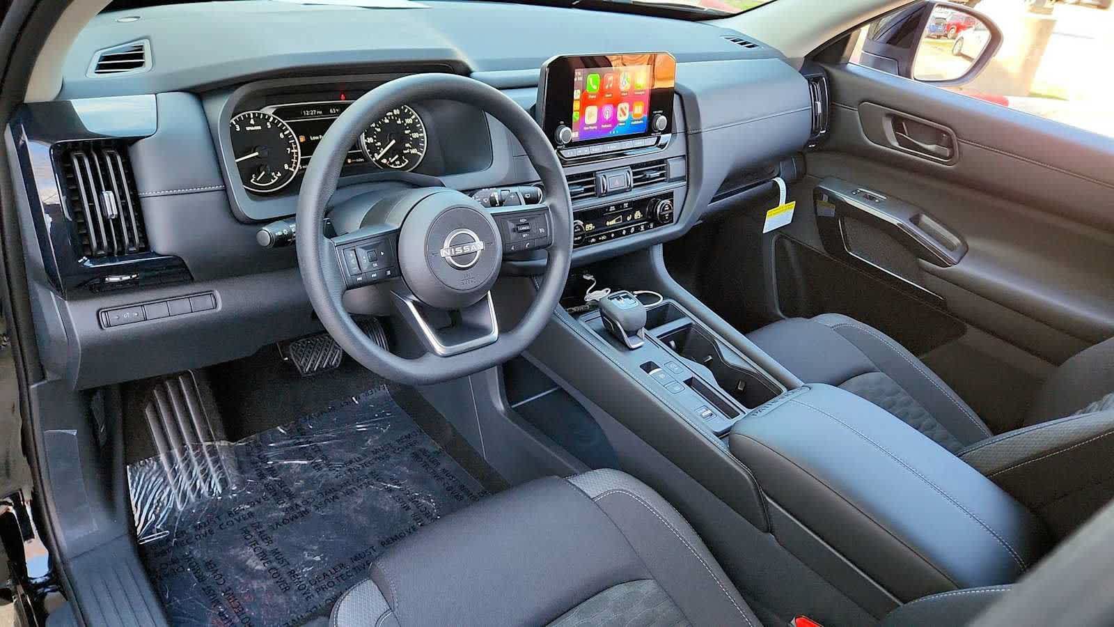 Used 2024 Nissan Pathfinder S FWD image 10