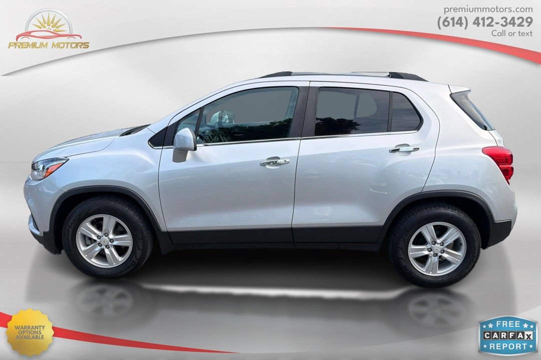 Used 2020 Chevrolet Trax LT w/ LT Convenience Package FWD image 2
