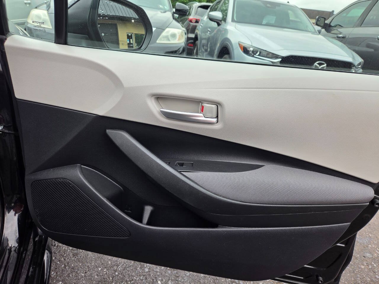 Used 2021 Toyota Corolla L w/ Carpet Mat Package (TMS) FWD image 30