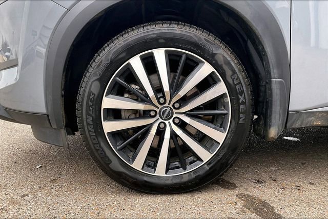 Used 2024 Nissan Pathfinder Platinum image 4