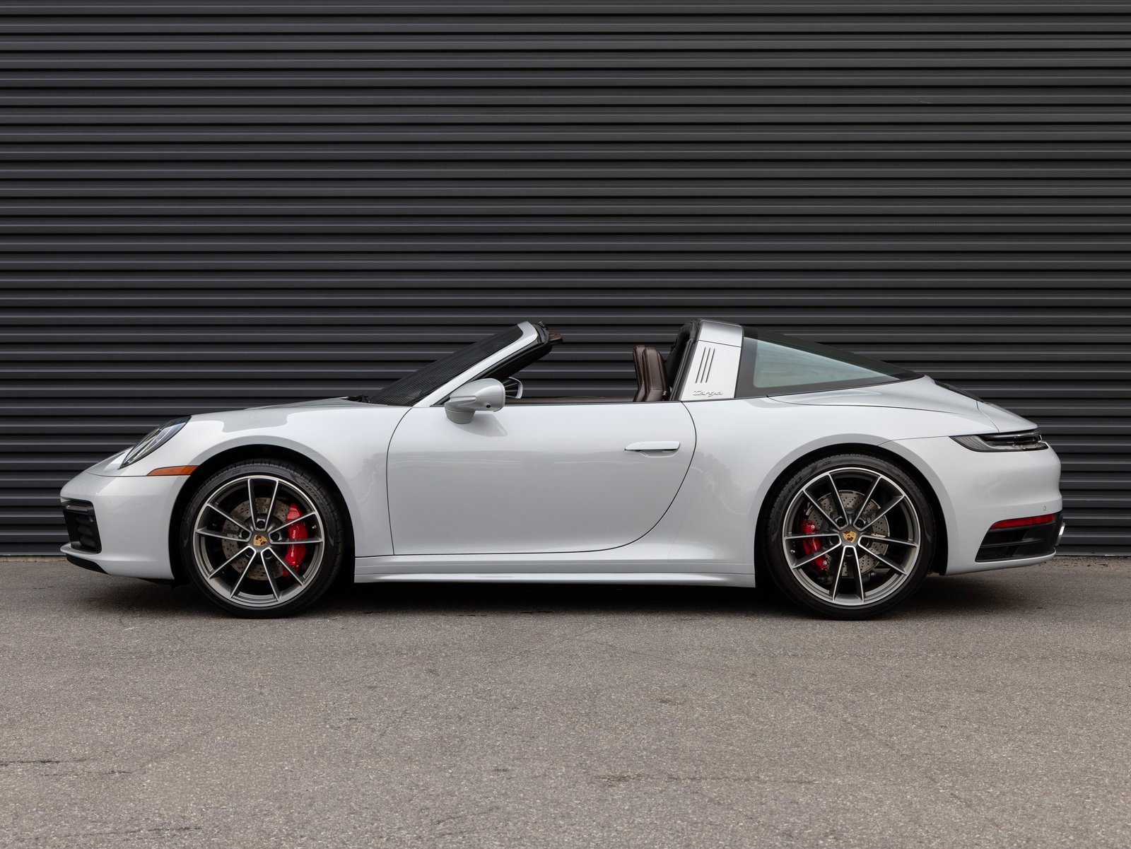 Used 2024 Porsche 911 Targa 4S w/ Premium Package image 2