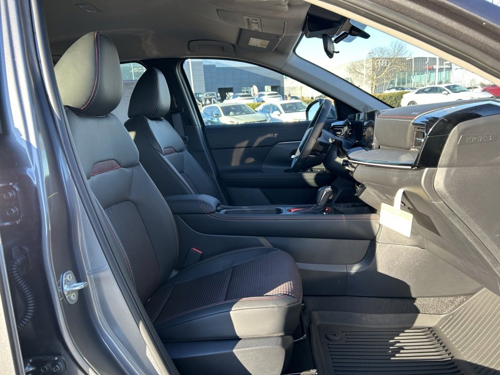 New 2025 Nissan Kicks SR w/ Illumination Package image 26