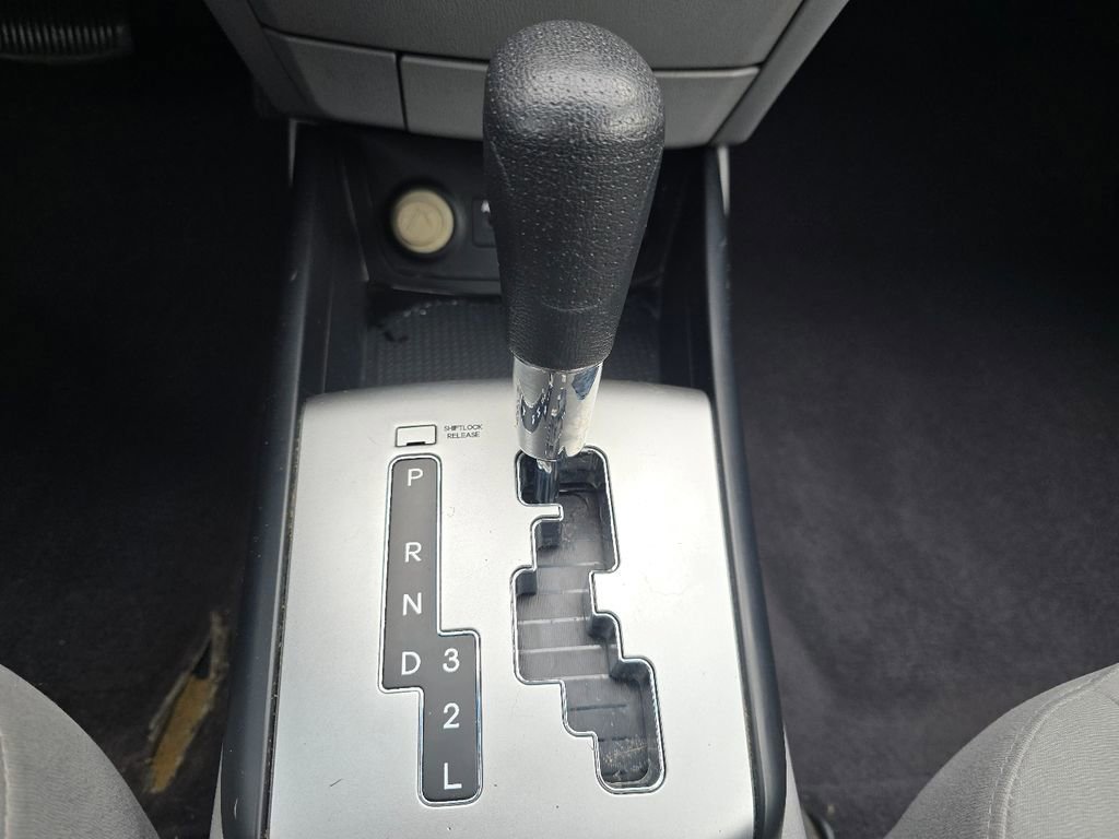 Used 2010 Hyundai Elantra GLS image 27