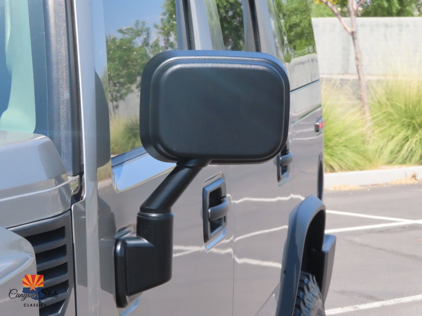 Used 2003 HUMMER H2 w/ Preferred Equipment Group image 40