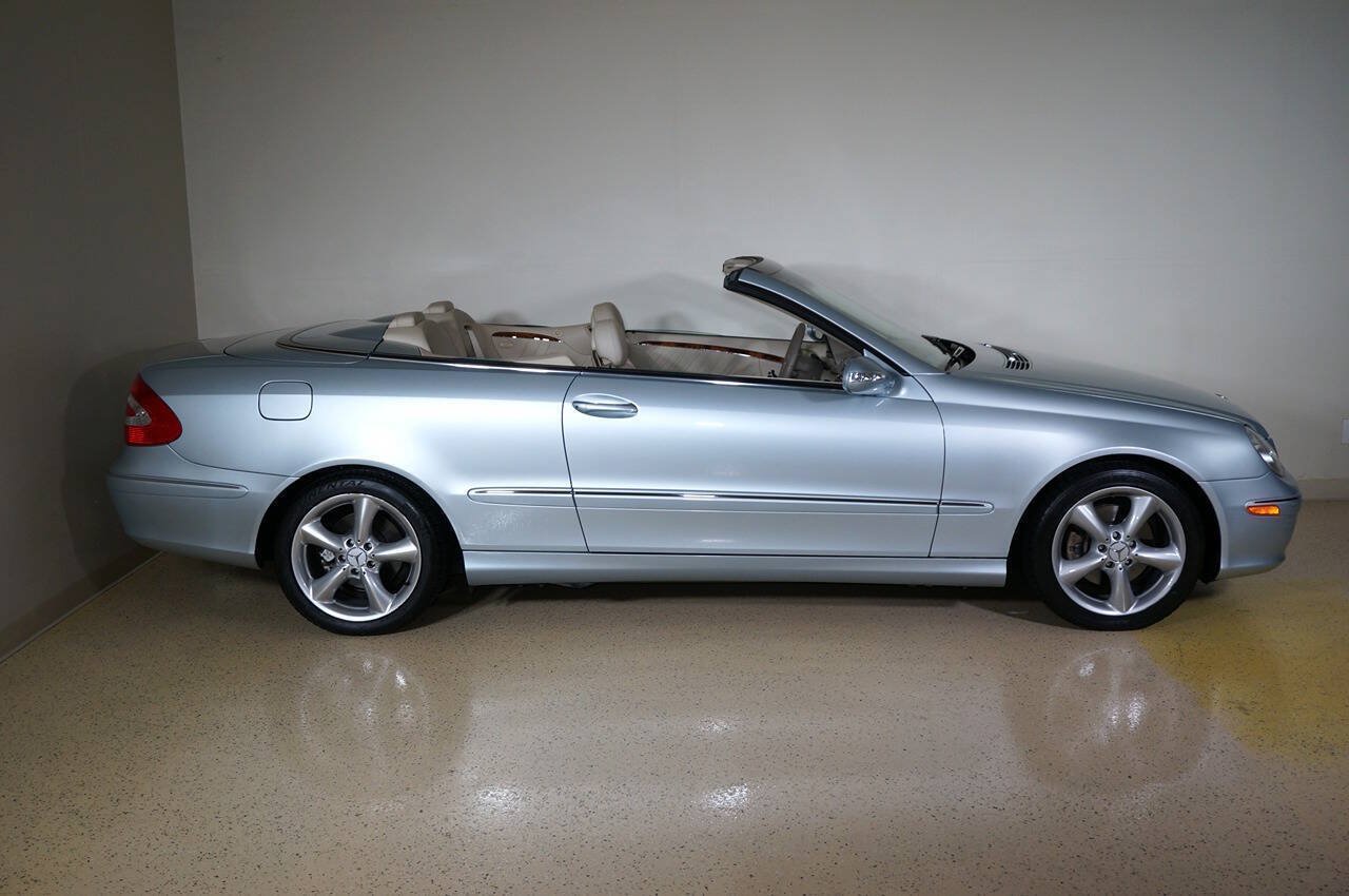 Used 2005 Mercedes-Benz CLK 320 Cabriolet image 13