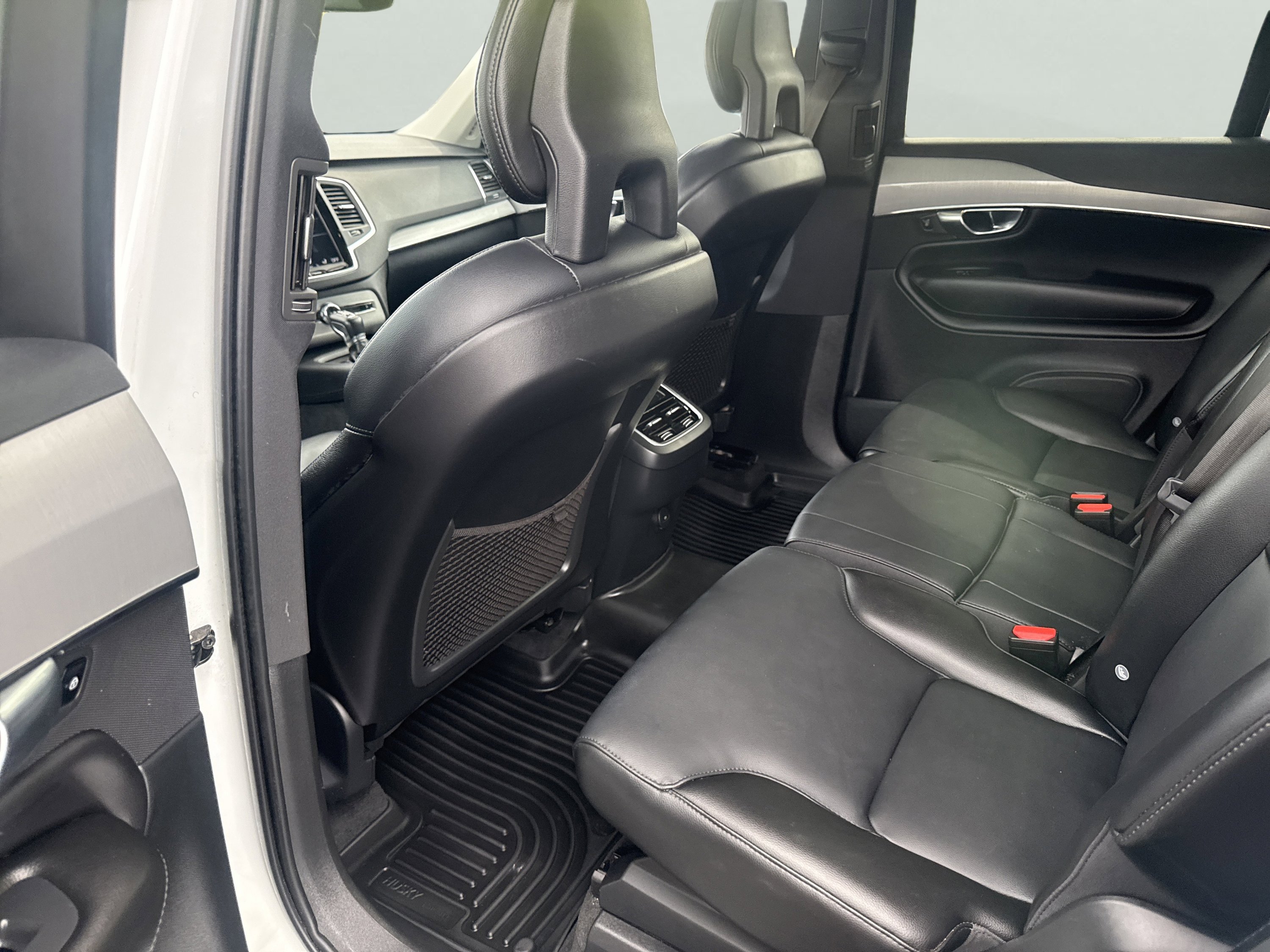 Used 2021 Volvo XC90 T5 Momentum w/ Protection Package image 11