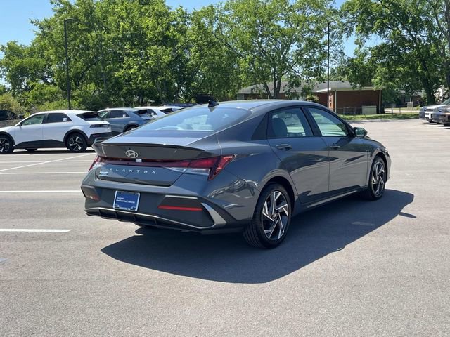 Used 2025 Hyundai Elantra Sport image 5