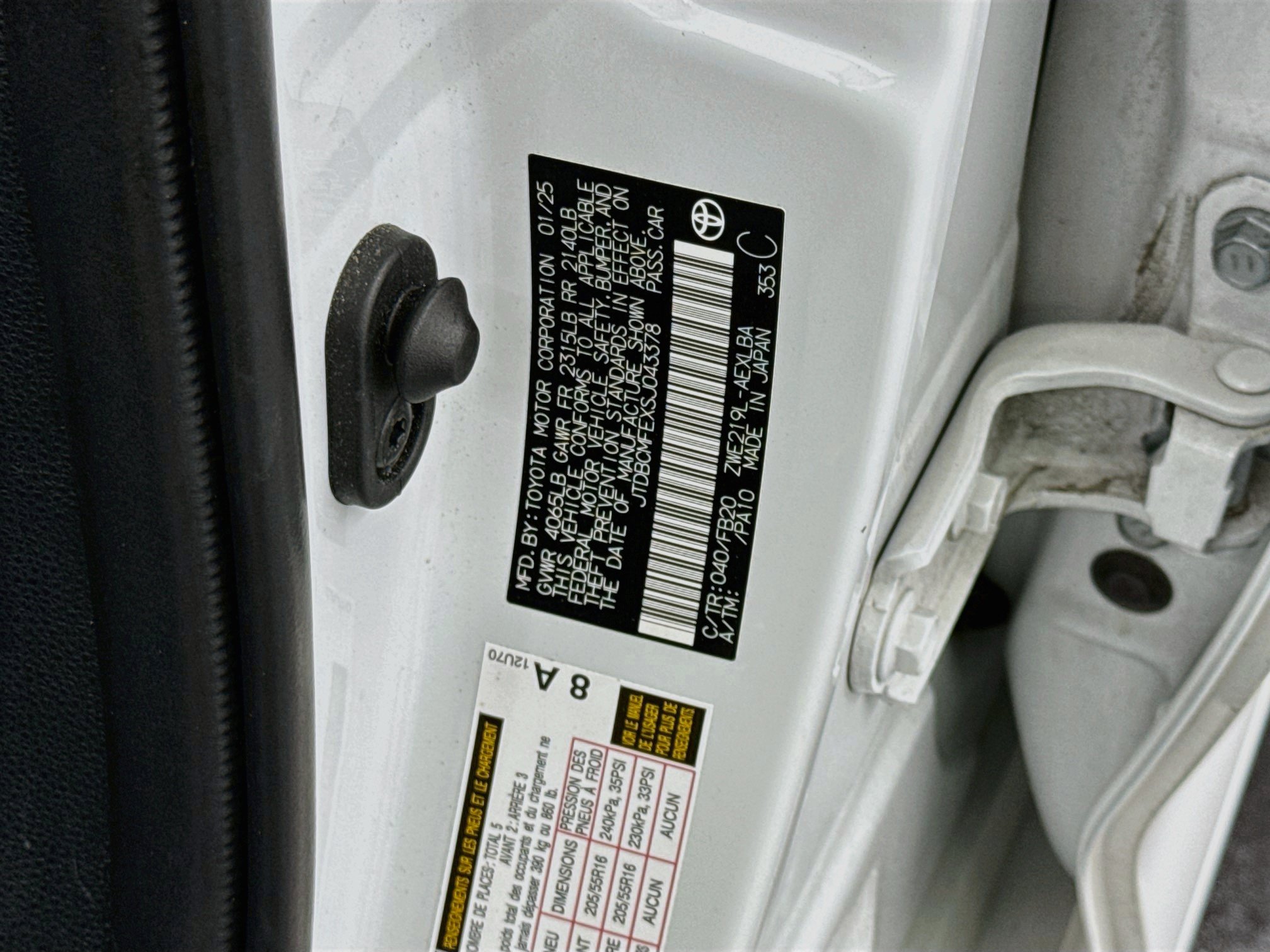 Used 2025 Toyota Corolla LE FWD image 12