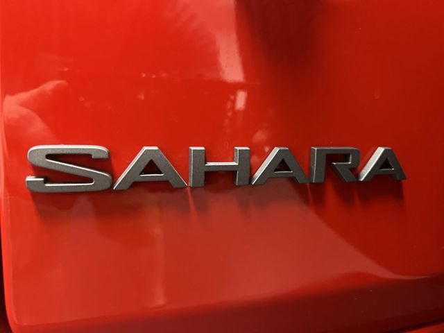 Used 2025 Jeep Wrangler Unlimited Sahara w/ Safety Group AWD/4WD image 31
