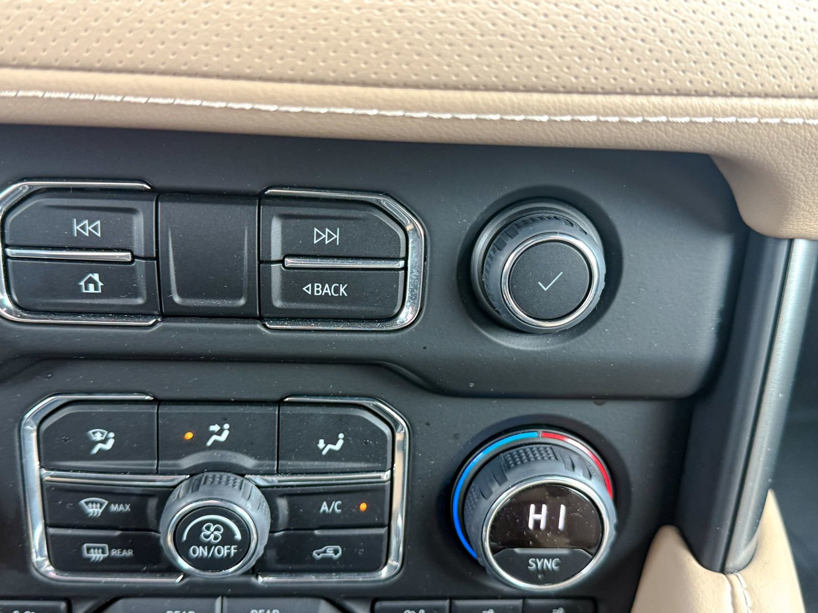 Certified 2022 Chevrolet Tahoe Premier AWD/4WD image 36