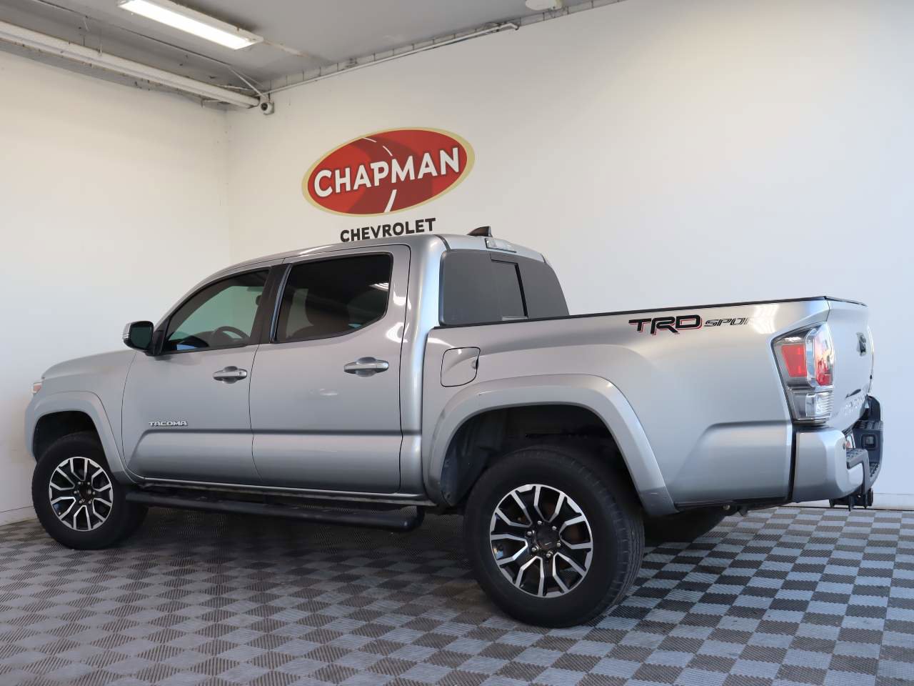 Used 2021 Toyota Tacoma TRD Sport w/ Technology Package RWD image 3