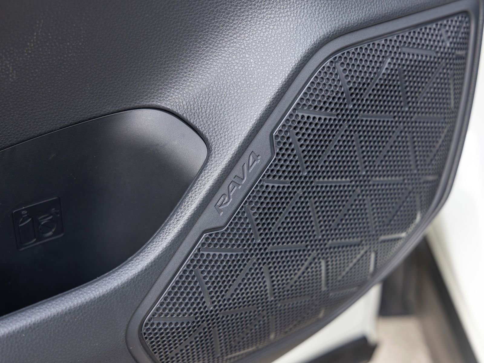 Used 2019 Toyota RAV4 XSE AWD/4WD image 29