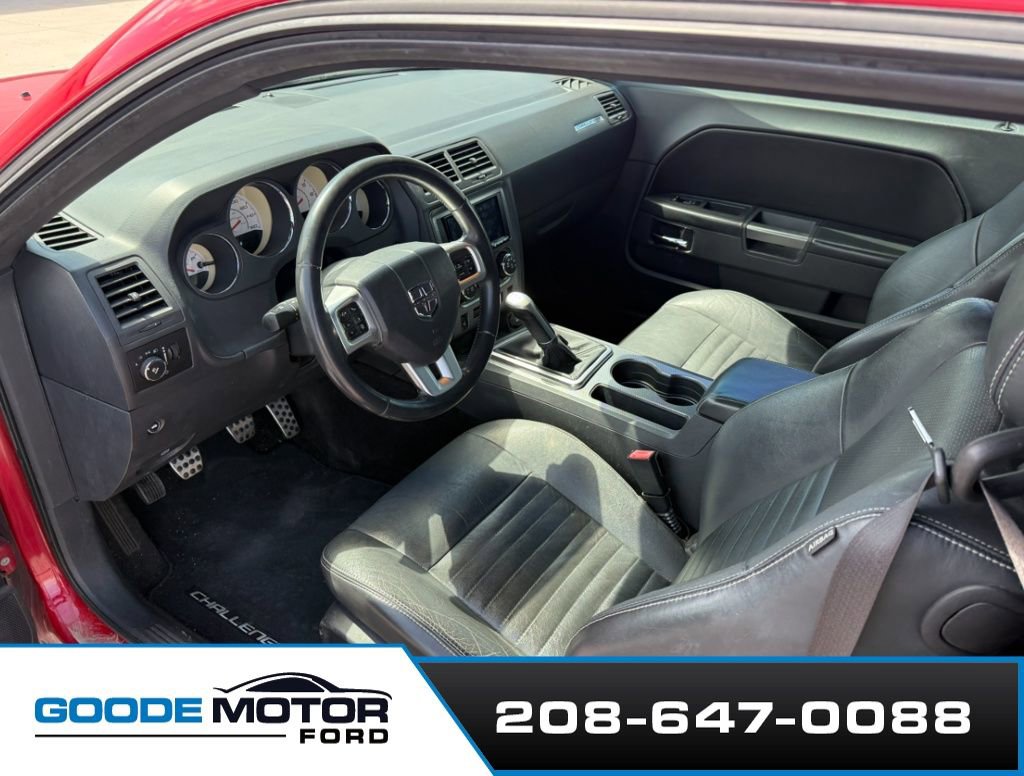 Used 2012 Dodge Challenger R/T RWD image 2