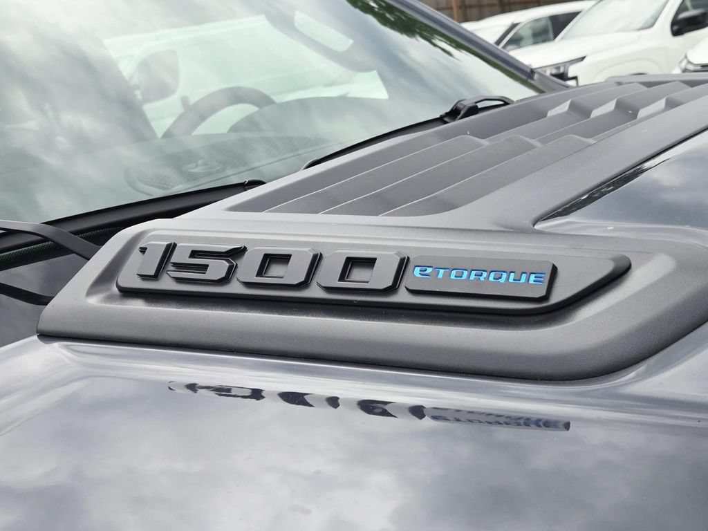 New 2026 RAM 1500 Express AWD/4WD image 13