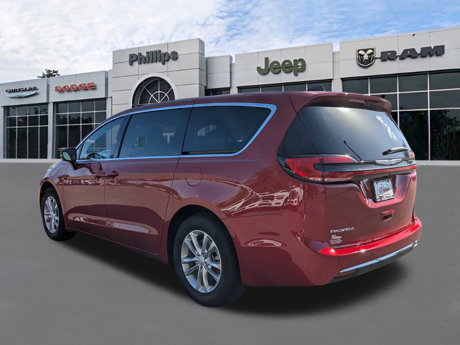 New 2026 Chrysler Pacifica Select image 5