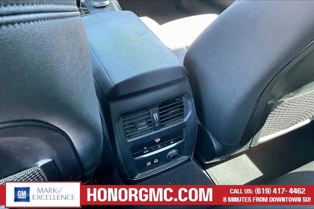 Used 2020 BMW 330i Sedan w/ M Sport Package RWD image 9