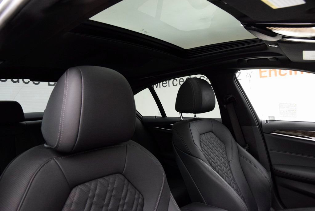 Used 2023 BMW 530i w/ Convenience Package image 18