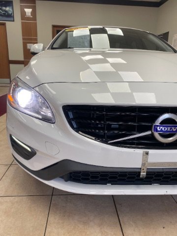 Used 2018 Volvo S60 T5 Dynamic w/ Vision Package image 10