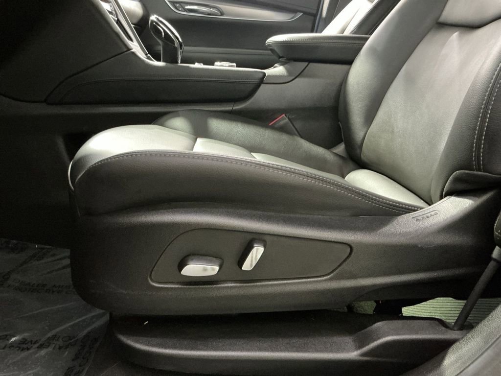 Used 2024 Cadillac XT6 Luxury AWD/4WD image 15