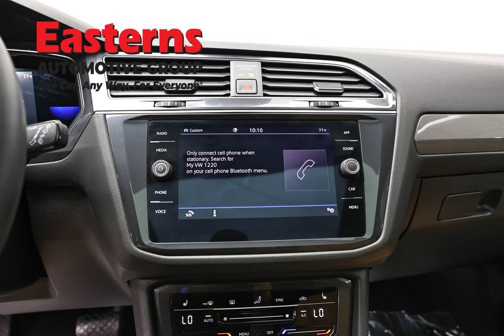 Used 2022 Volkswagen Tiguan SE w/ Panoramic Sunroof Package AWD/4WD image 24