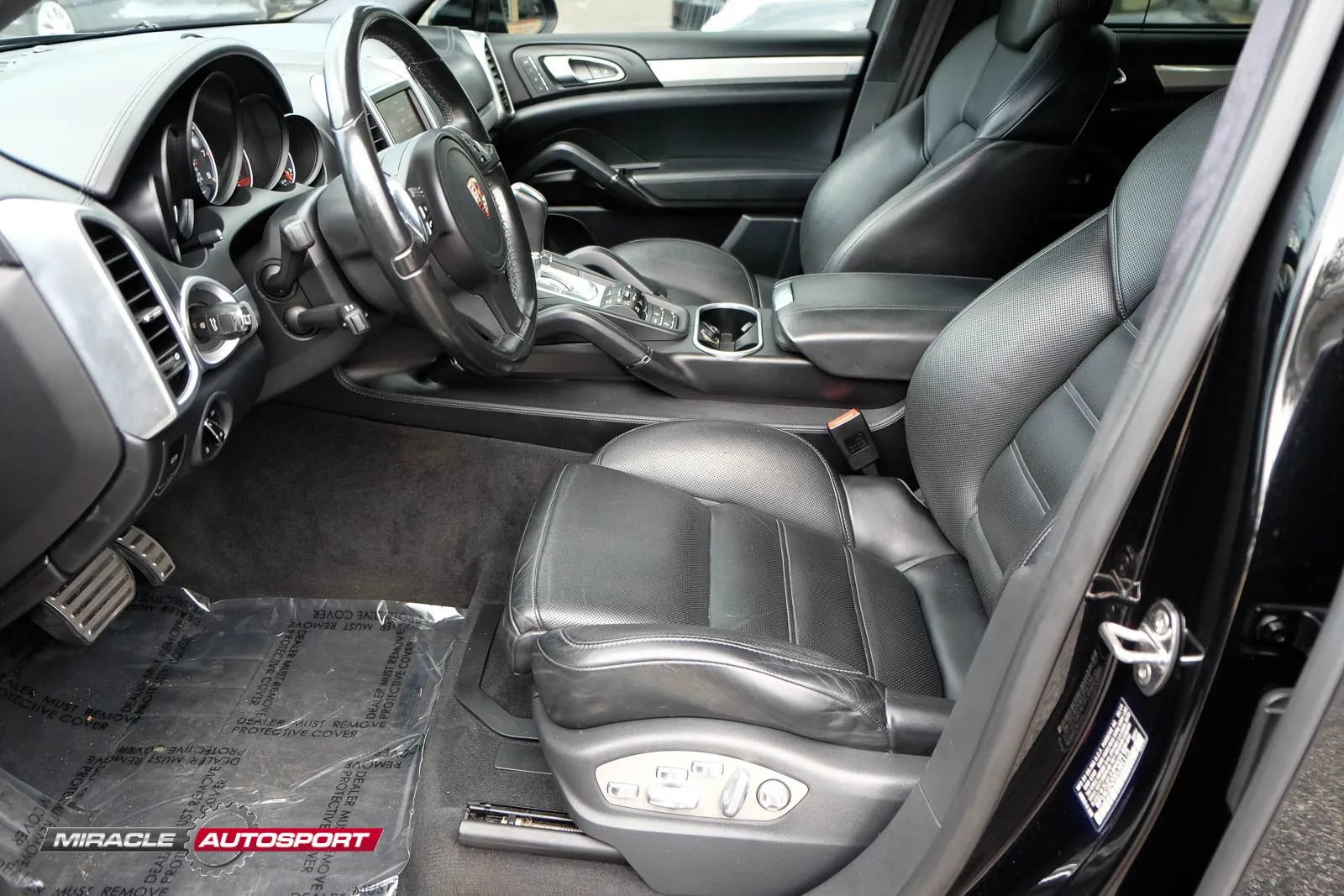 Used 2014 Porsche Cayenne Turbo AWD/4WD image 17
