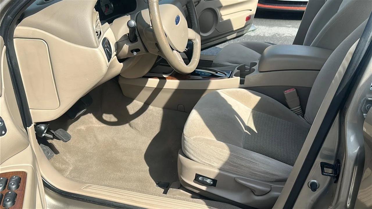 Used 2006 Ford Taurus SEL FWD image 24