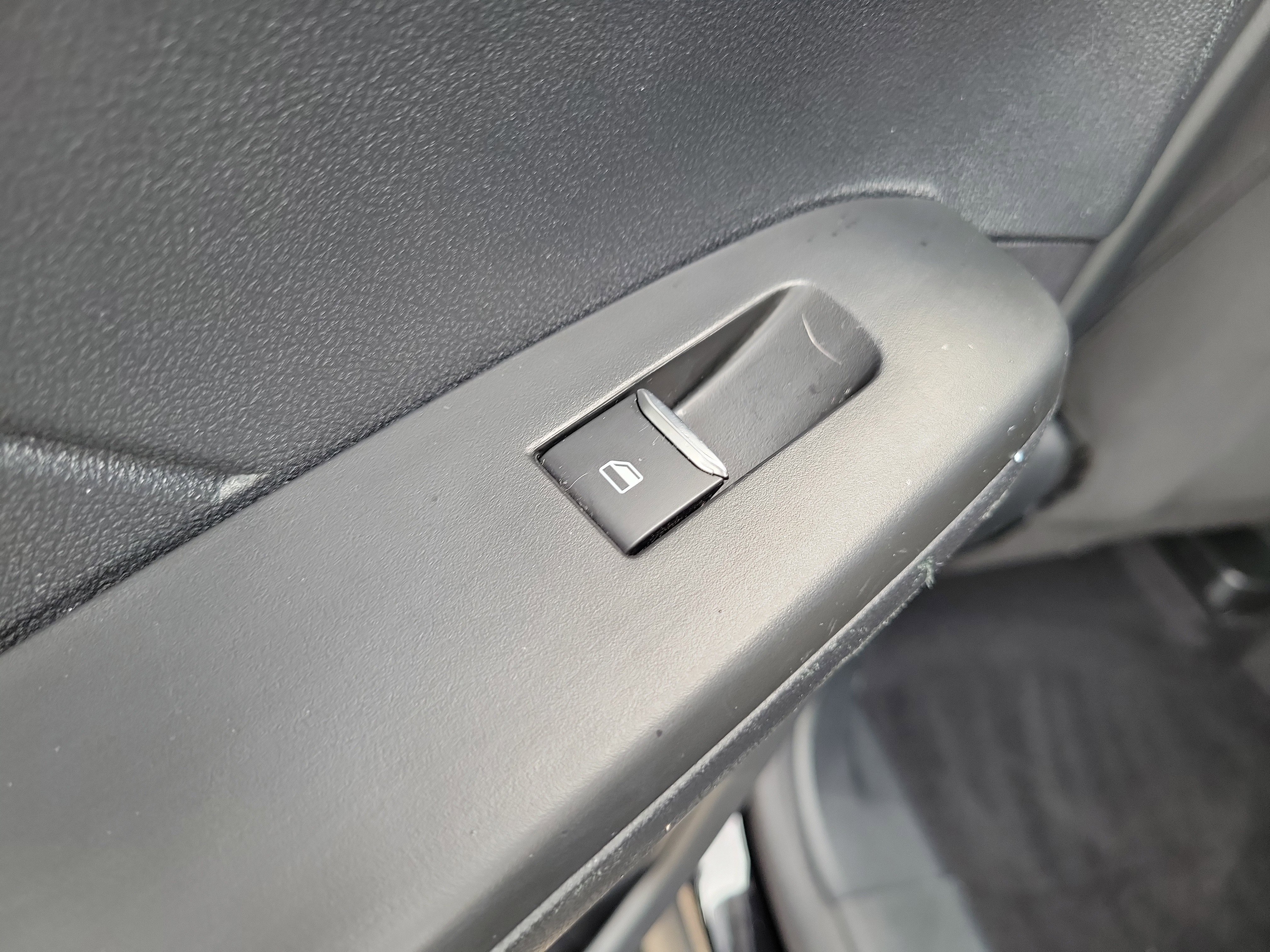 Used 2022 Ford Escape SE FWD image 15