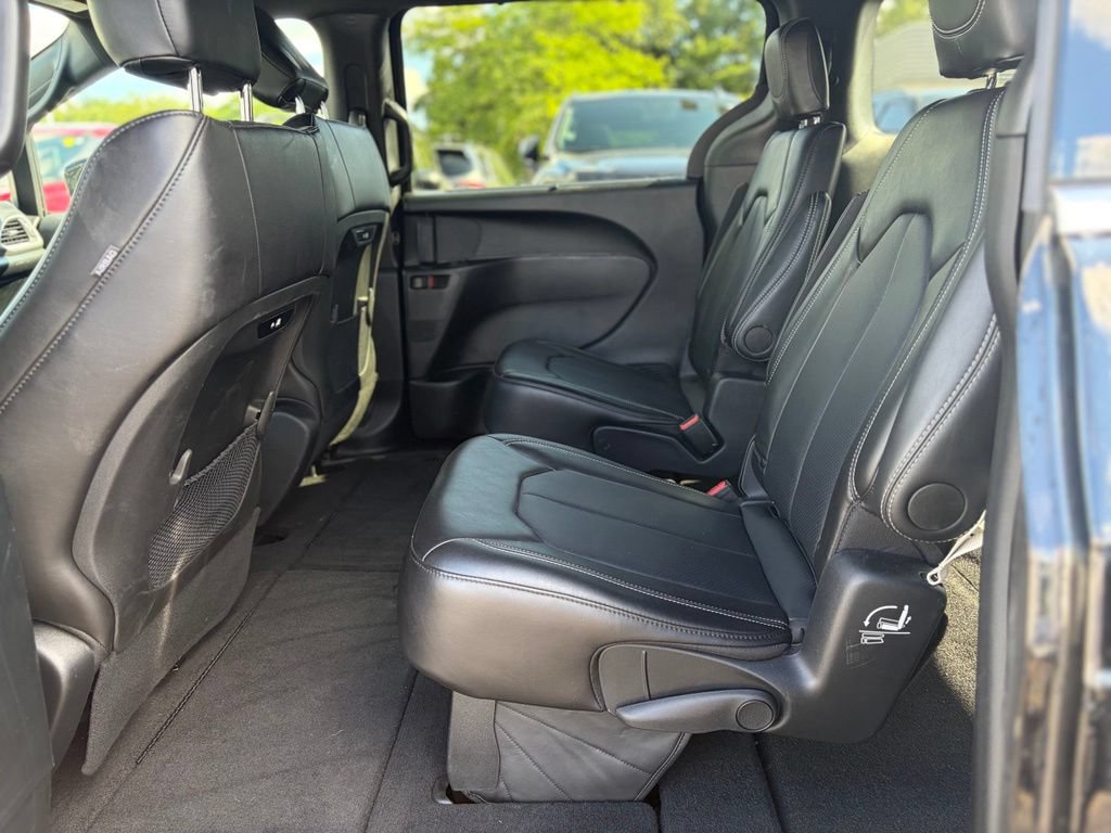 Certified 2025 Chrysler Pacifica Select FWD image 14