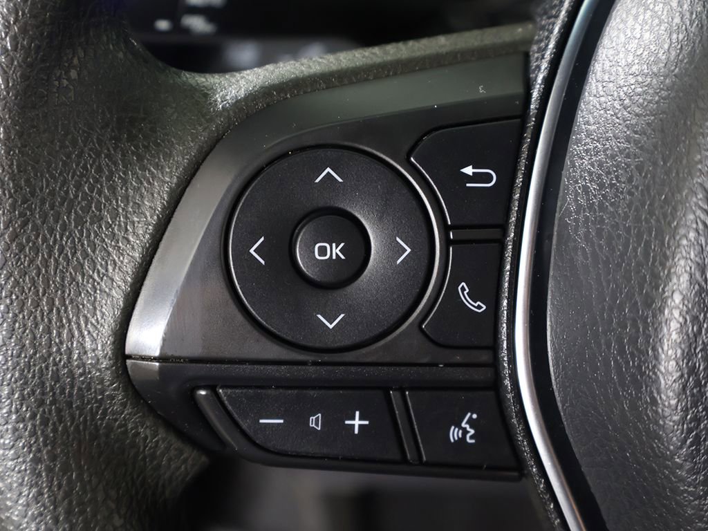 Used 2020 Toyota Camry LE w/ Convenience Package image 39