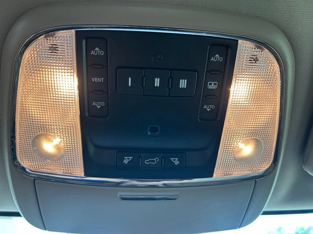 Used 2019 Jeep Grand Cherokee Overland RWD image 55
