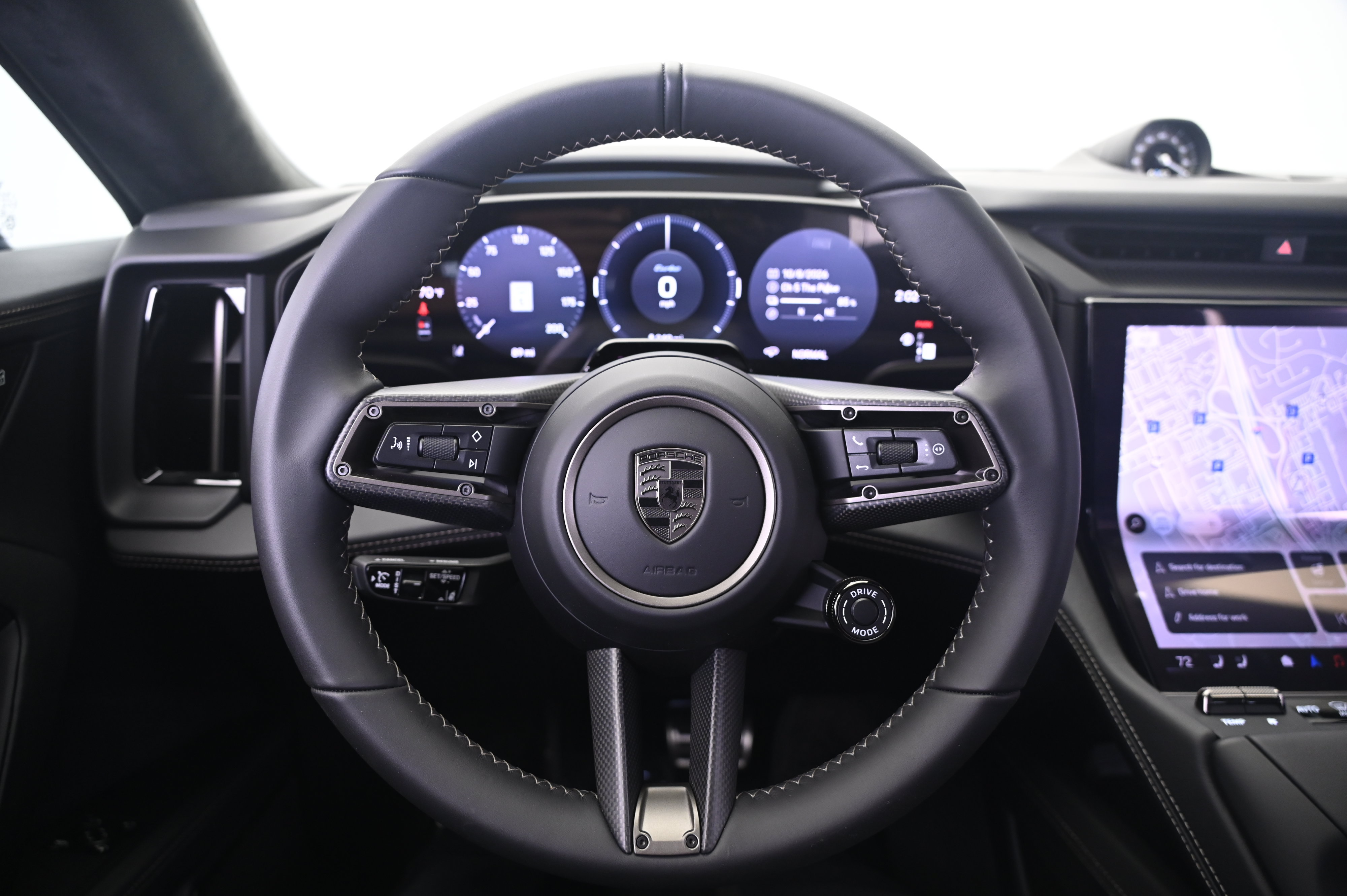 Certified 2026 Porsche Cayenne Turbo AWD/4WD image 36