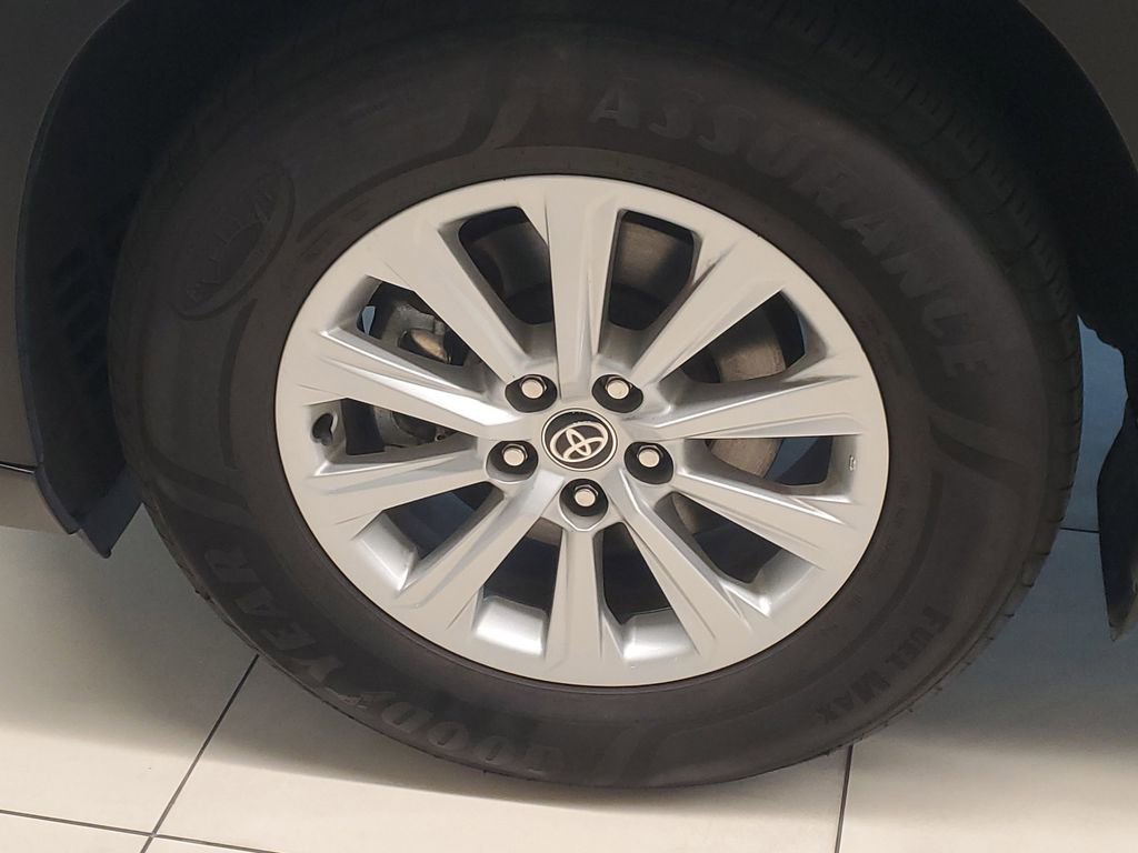 Certified 2024 Toyota Grand Highlander XLE image 4