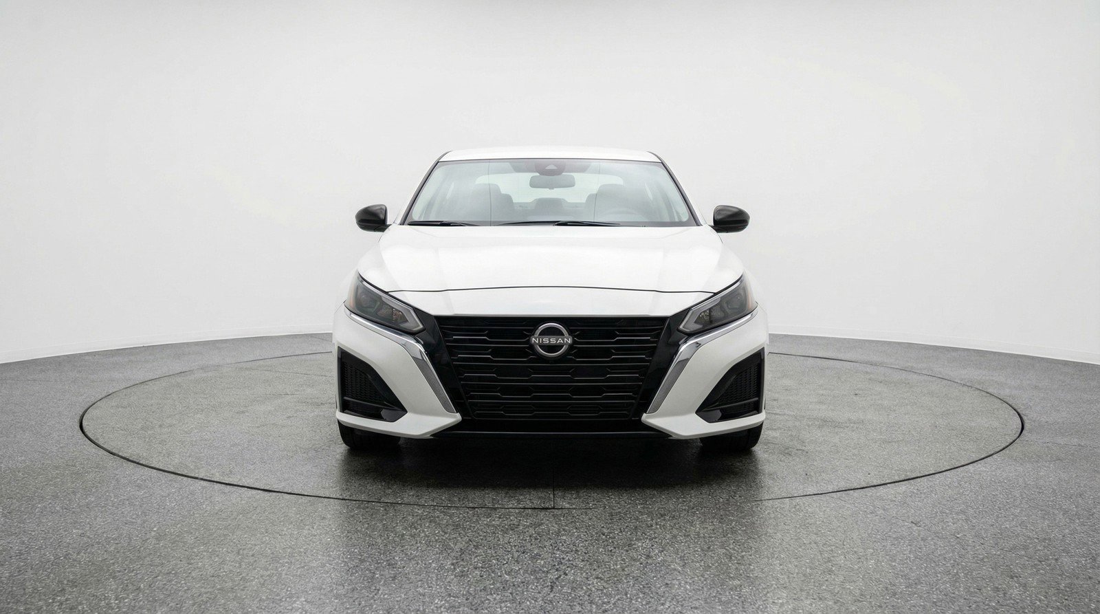 Used 2025 Nissan Altima 2.5 SV image 2