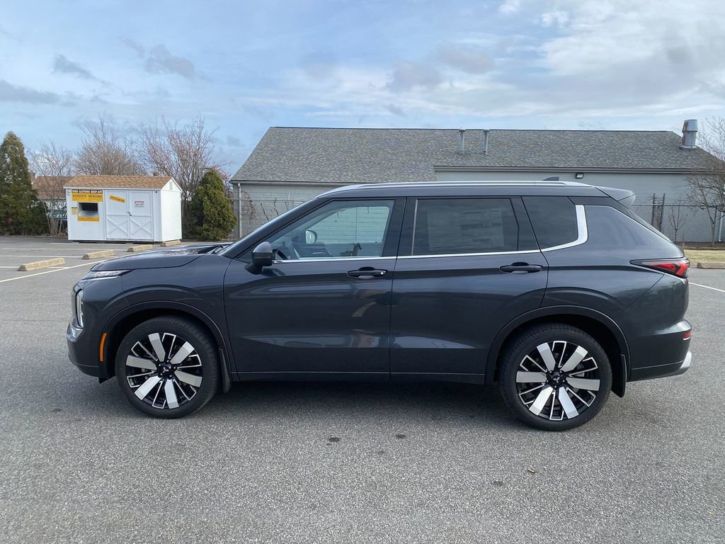 New 2026 Mitsubishi Outlander SEL FWD image 9