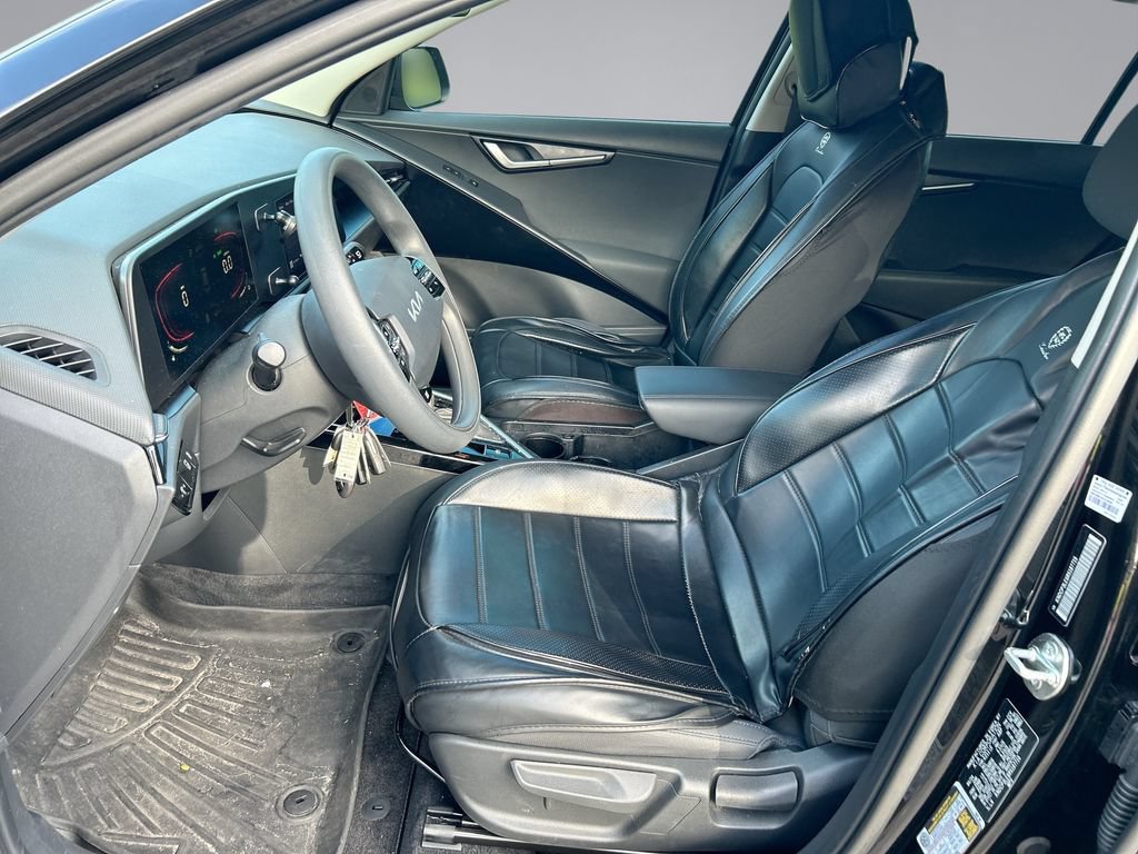 Used 2024 Kia Niro LX FWD image 11