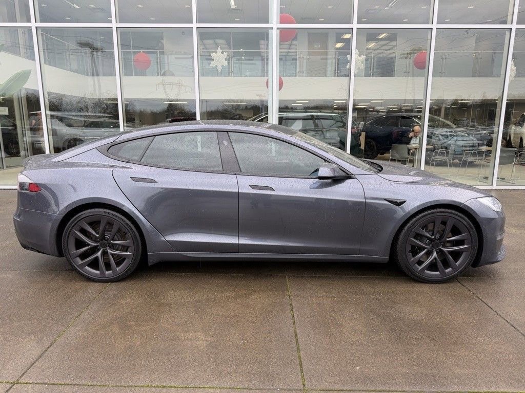 Used 2021 Tesla Model S Plaid image 10