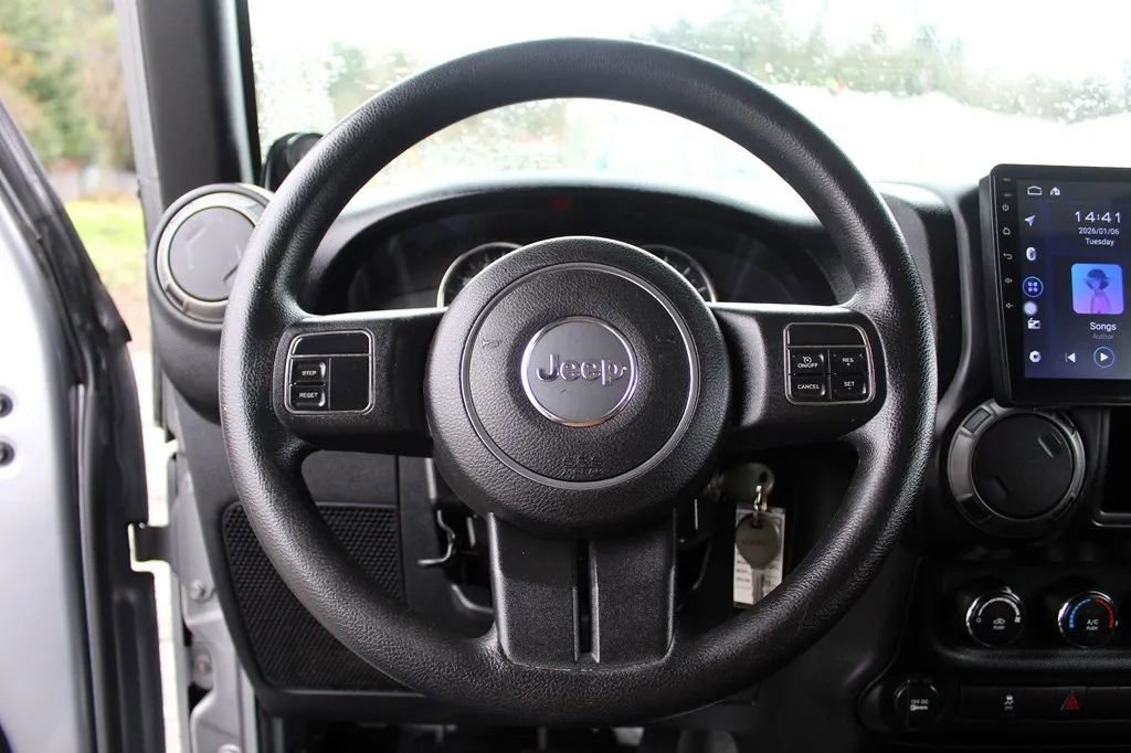 Used 2013 Jeep Wrangler Unlimited Sport AWD/4WD image 11
