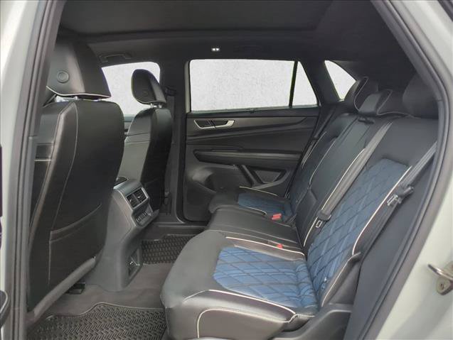 Used 2025 Volkswagen Atlas Cross Sport SEL Premium R-Line AWD/4WD image 20