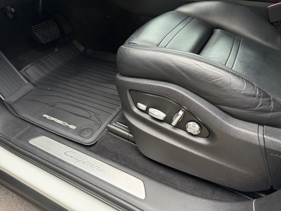 Certified 2019 Porsche Cayenne image 25
