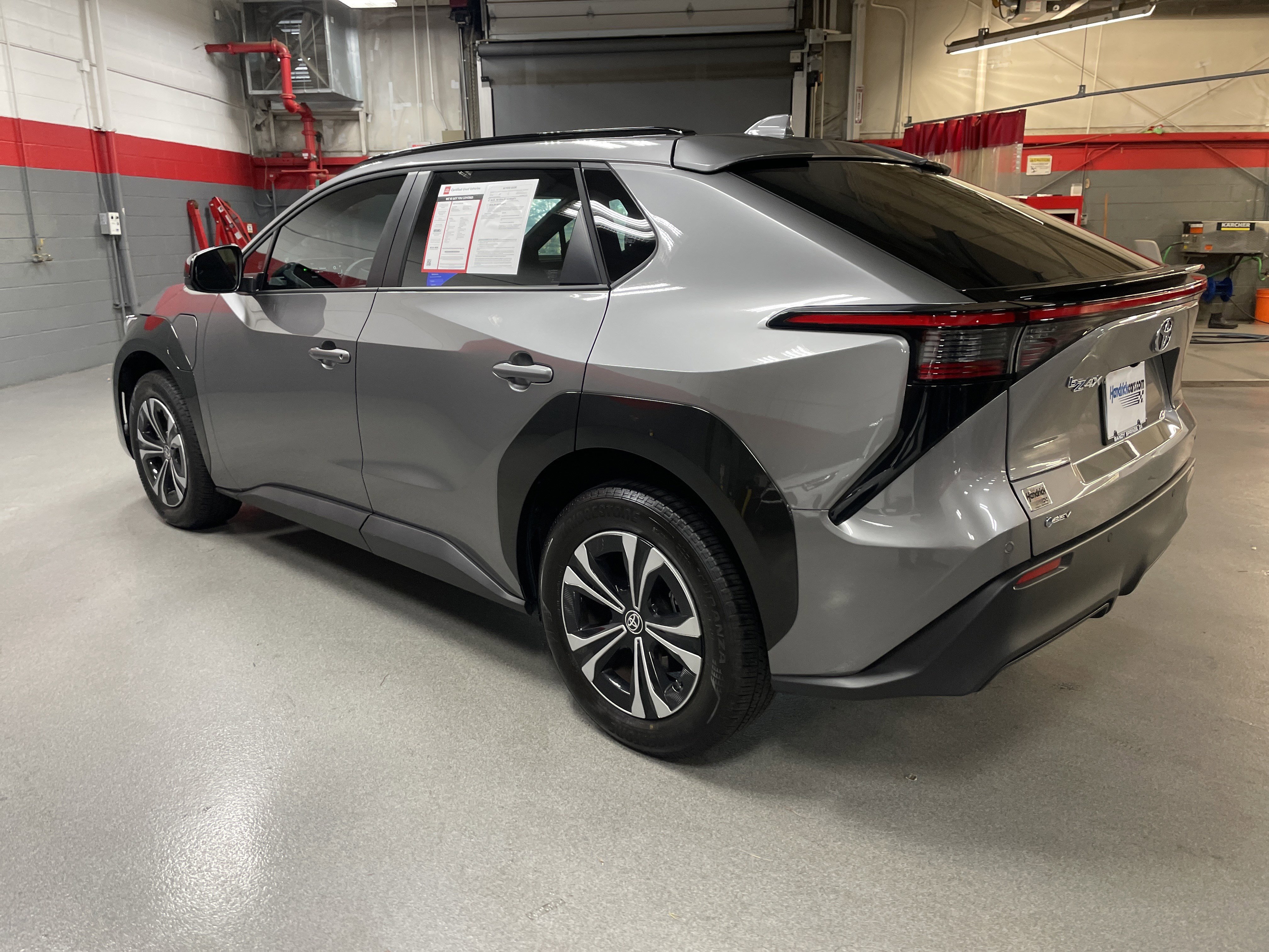 Used 2025 Toyota bZ4X FWD image 8