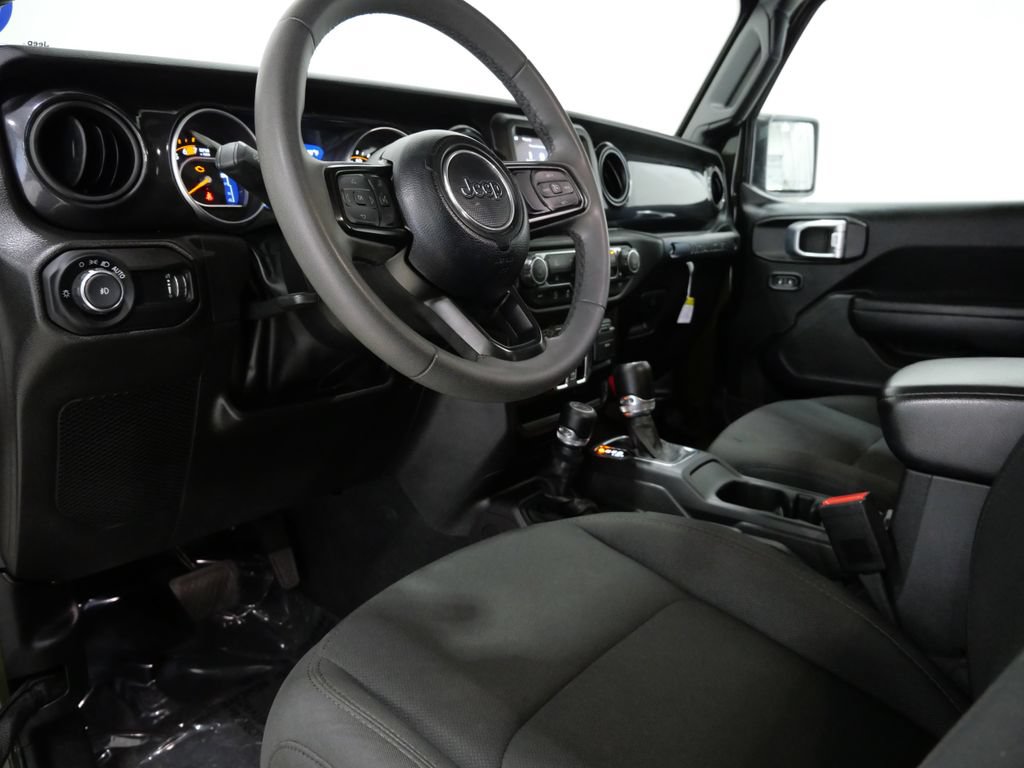 Used 2023 Jeep Wrangler Unlimited Sport AWD/4WD image 12