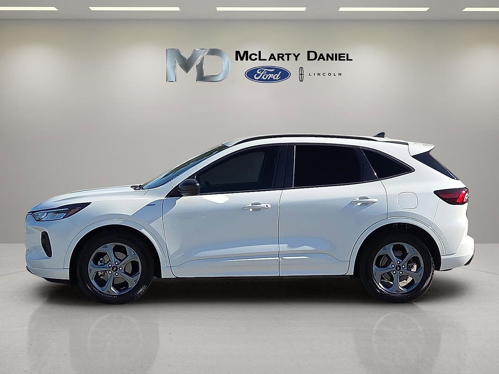Certified 2023 Ford Escape ST-Line w/ Tech Pack #1 FWD image 3