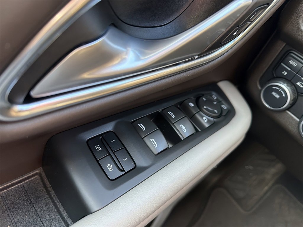 Certified 2022 Chevrolet Suburban LT w/ Luxury Package image 15