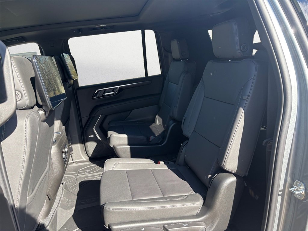 New 2026 Chevrolet Suburban Z71 image 13