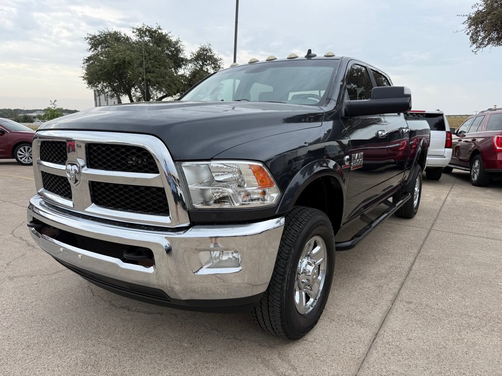 Used 2017 RAM 2500 SLT w/ Luxury Group AWD/4WD image 3