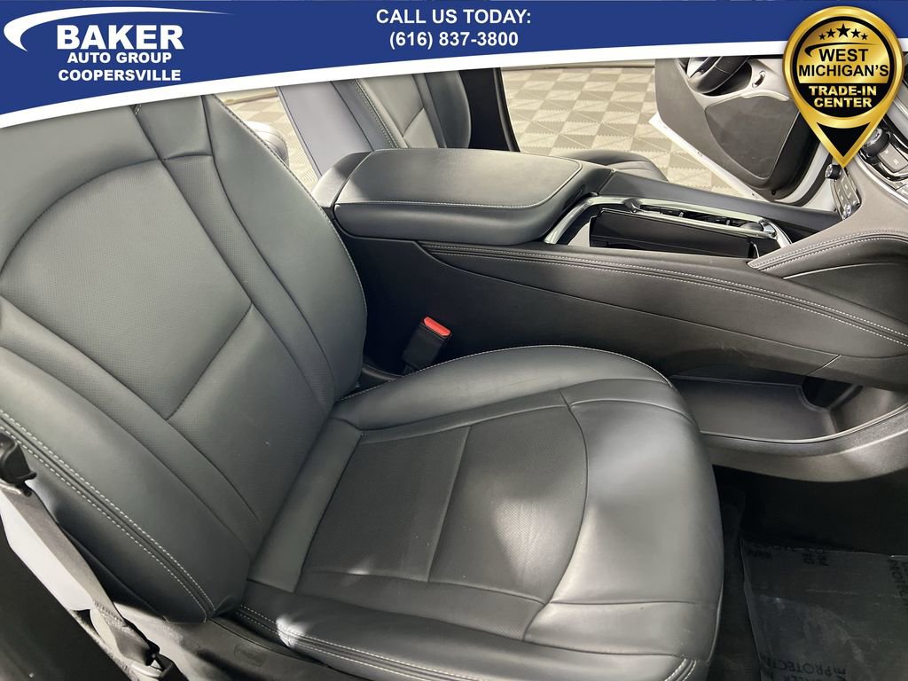 Used 2023 Buick Enclave Essence image 27