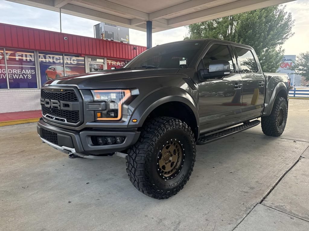 Used 2018 Ford F150 Raptor w/ Equipment Group 802A Luxury AWD/4WD image 3