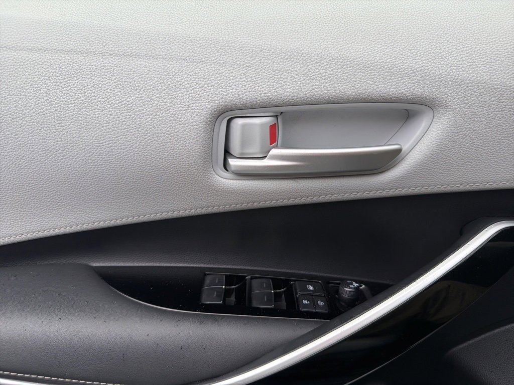 Used 2022 Toyota Corolla XSE image 34
